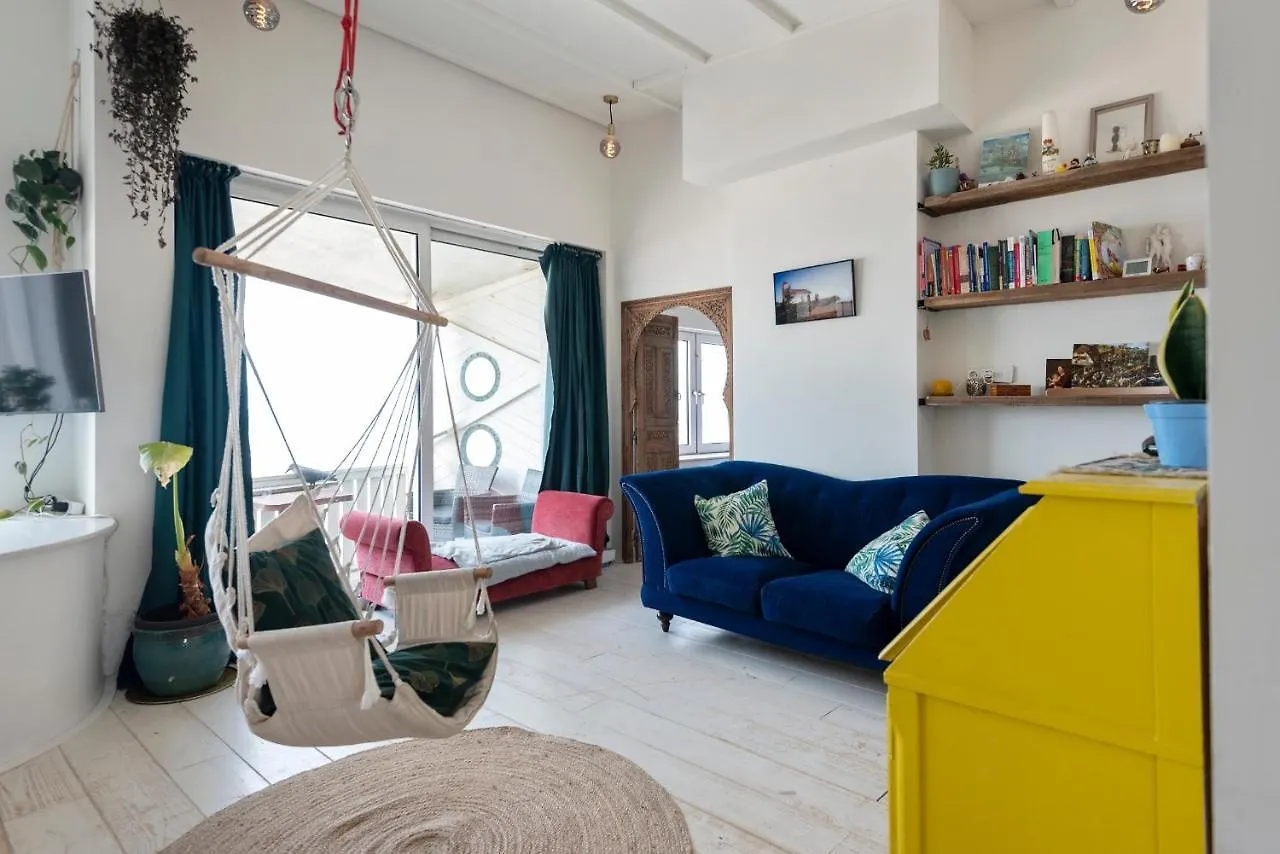 Beautiful Beachfront Apartment Zandvoort